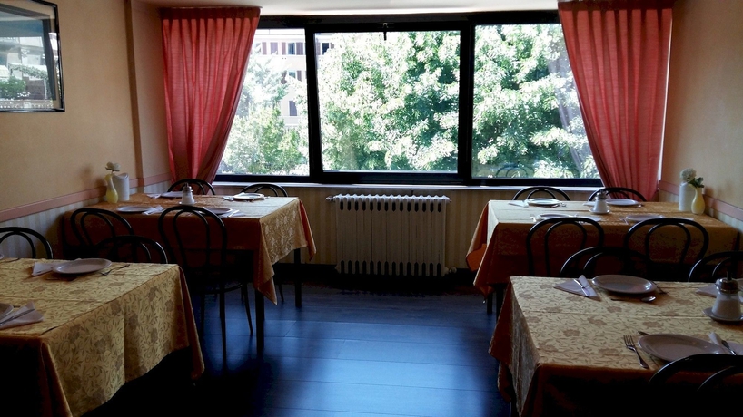 Imagen del bar/restaurante del Hotel Clarici. Foto 2