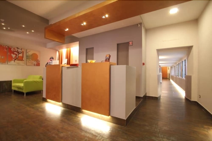 Imagen general del Hotel Clarin, Plaza de la Rep&uacute;blica. Foto 1