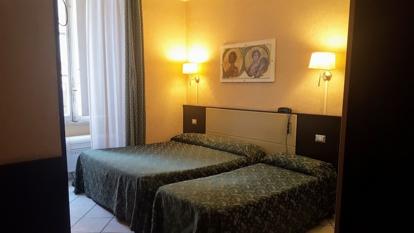 Imagen de la habitación del Hotel Clarin, Roma. Foto 7