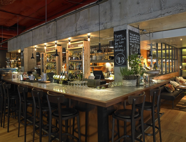 Imagen del bar/restaurante del Hotel Clarion Amaranten. Foto 8