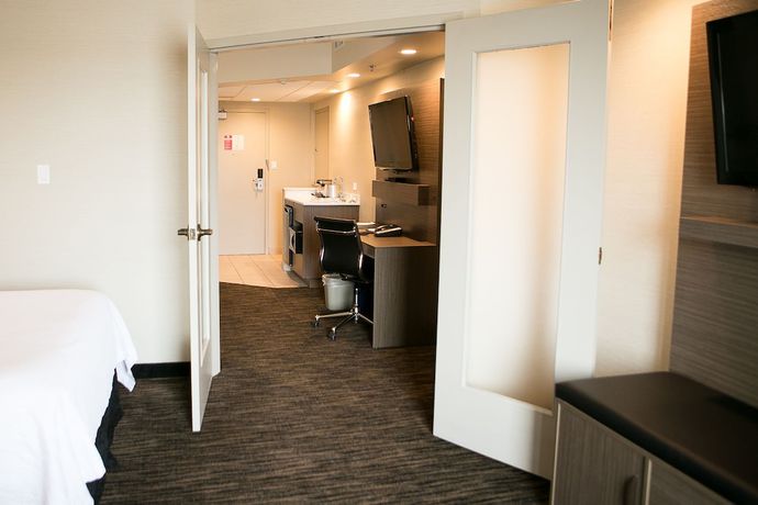 Imagen de la habitación del Hotel Clarion And Suites, Brandon. Foto 13