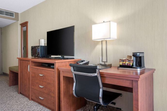 Imagen de la habitación del Hotel Clarion And Suites, Brandon. Foto 15