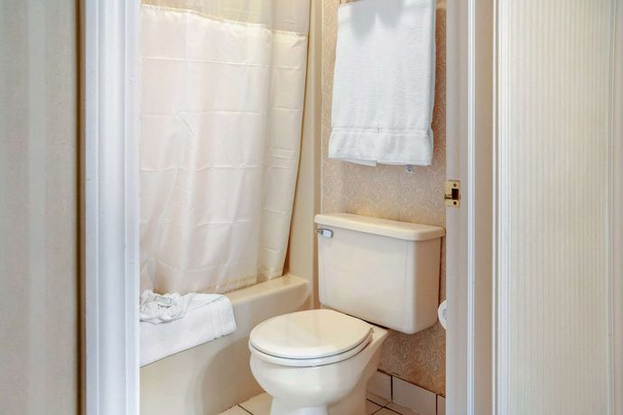 Imagen de la habitación del Hotel Clarion And Suites. Foto 9