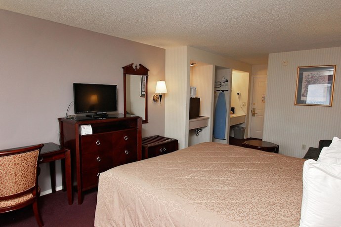 Imagen de la habitación del Hotel Clarion And Suites. Foto 14