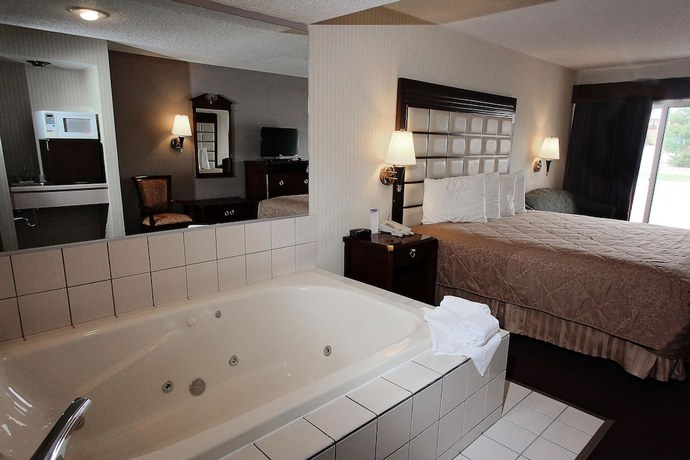 Imagen de la habitación del Hotel Clarion And Suites. Foto 16