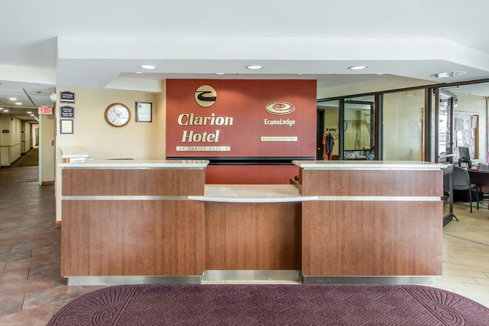 Imagen de los interiores del Hotel Clarion Broken Arrow - Tulsa. Foto 18