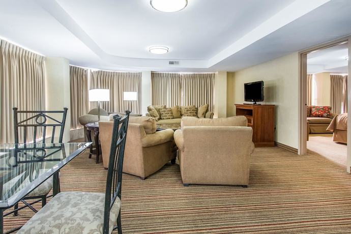 Imagen de la habitación del Hotel Clarion Broken Arrow - Tulsa. Foto 9
