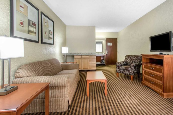 Imagen de la habitación del Hotel Clarion Broken Arrow - Tulsa. Foto 12