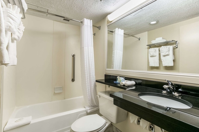 Imagen de la habitación del Hotel Clarion Bwi Airport Arundel Mills. Foto 10