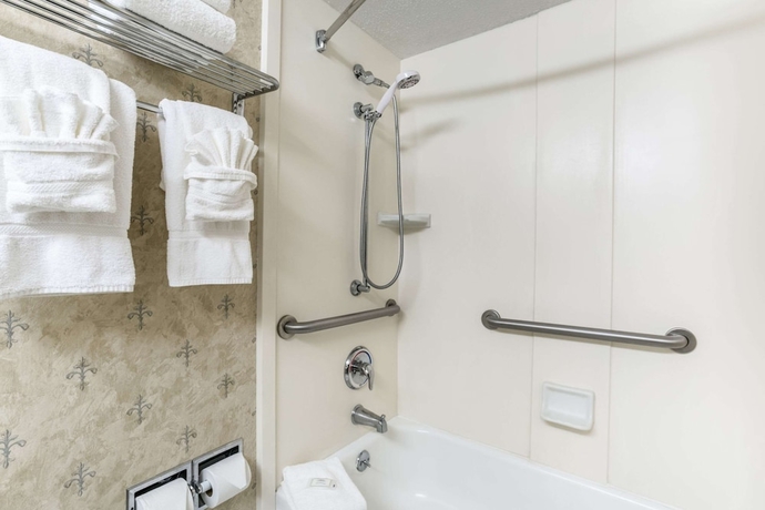 Imagen de la habitación del Hotel Clarion Bwi Airport Arundel Mills. Foto 16