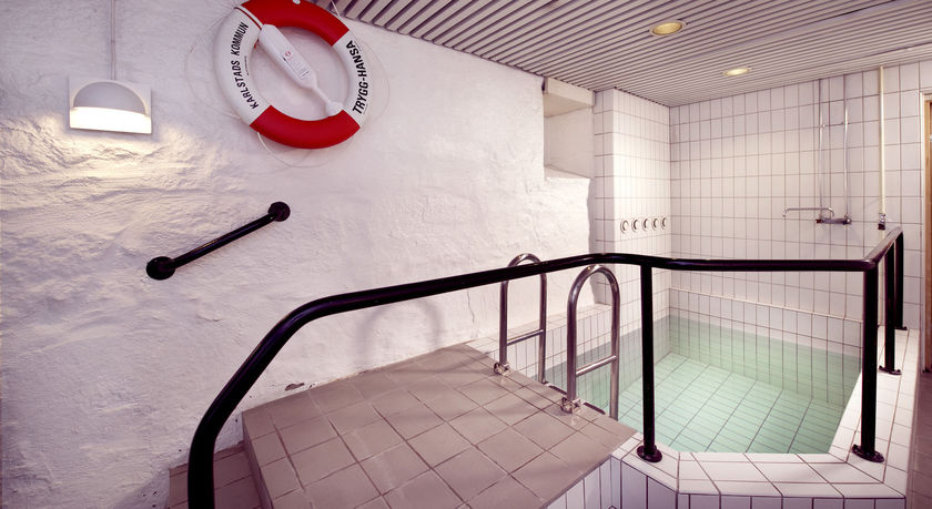 Imagen de la piscina del Hotel Clarion Collection Bilan. Foto 7