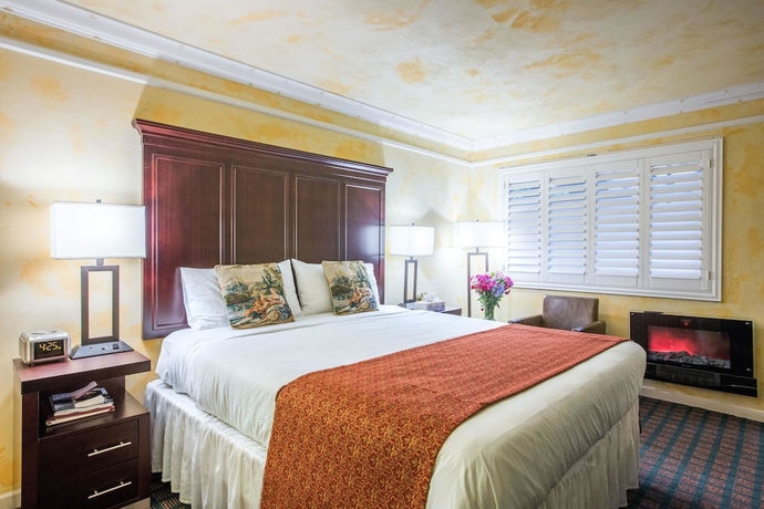 Imagen de la habitación del Hotel Clarion Collection Carmel Oaks Inn. Foto 5