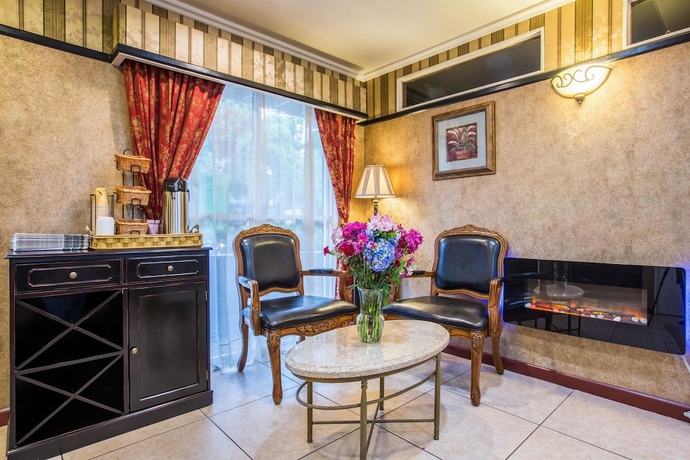 Imagen de los interiores del Hotel Clarion Collection Carmel Oaks Inn. Foto 16