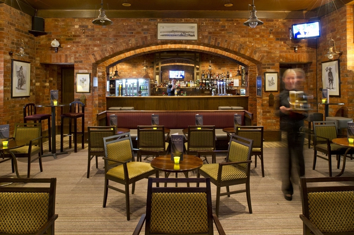 Imagen del bar/restaurante del Hotel Clarion Collection Croydon Park Hotel. Foto 3