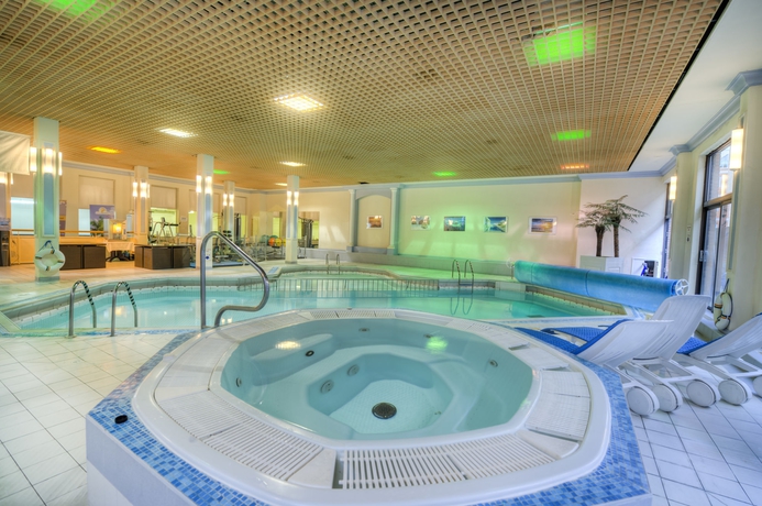 Imagen de la piscina del Hotel Clarion Collection Croydon Park Hotel. Foto 14