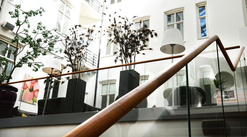 Imagen de los interiores del Hotel Clarion Collection Plaza. Foto 15