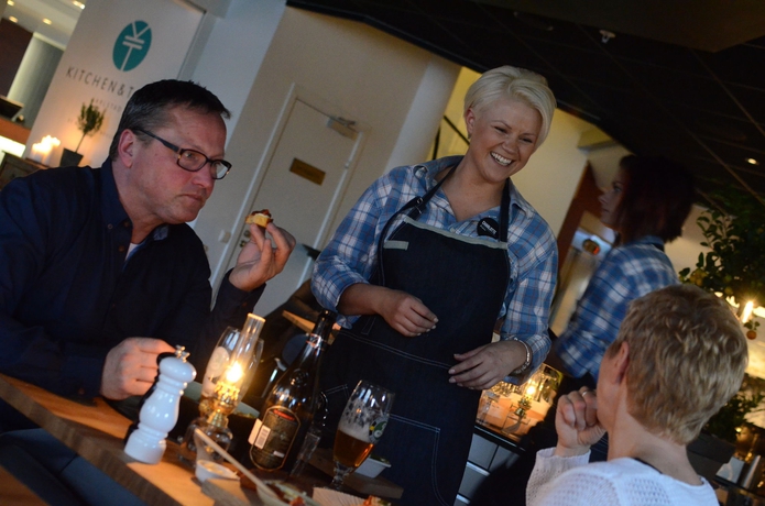 Imagen del bar/restaurante del Hotel Clarion Collection Plaza. Foto 6