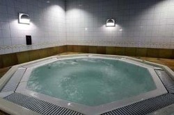 Imagen de la piscina del Hotel Clarion Collection Post. Foto 7