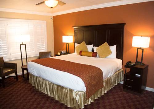 Imagen de la habitación del Hotel Clarion Collection Wilkie's Inn Pacific Grove - Monterey. Foto 2