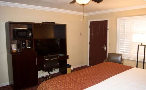 Imagen de la habitación del Hotel Clarion Collection Wilkie's Inn Pacific Grove - Monterey. Foto 9