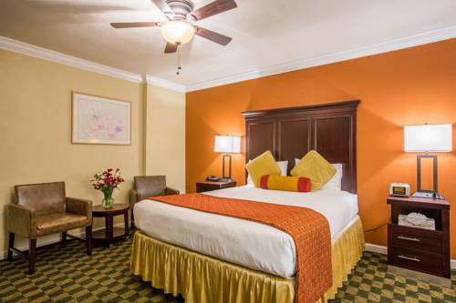 Imagen de la habitación del Hotel Clarion Collection Wilkie's Inn Pacific Grove - Monterey. Foto 10