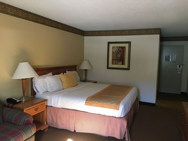 Imagen de la habitación del Hotel Clarion Conference Center. Foto 9