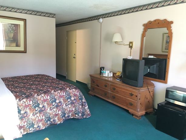 Imagen de la habitación del Hotel Clarion Conference Center. Foto 15