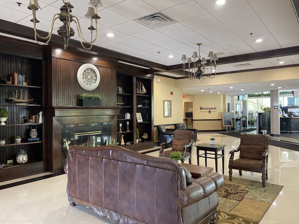 Imagen de los interiores del Hotel Clarion Conference Center on Lake Erie. Foto 19
