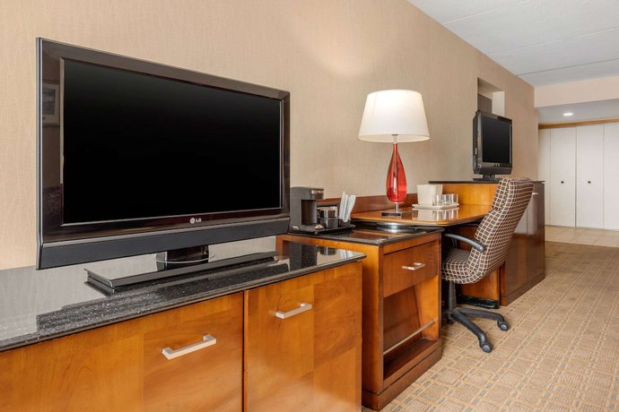Imagen de la habitación del Hotel Clarion Conference Center on Lake Erie. Foto 14