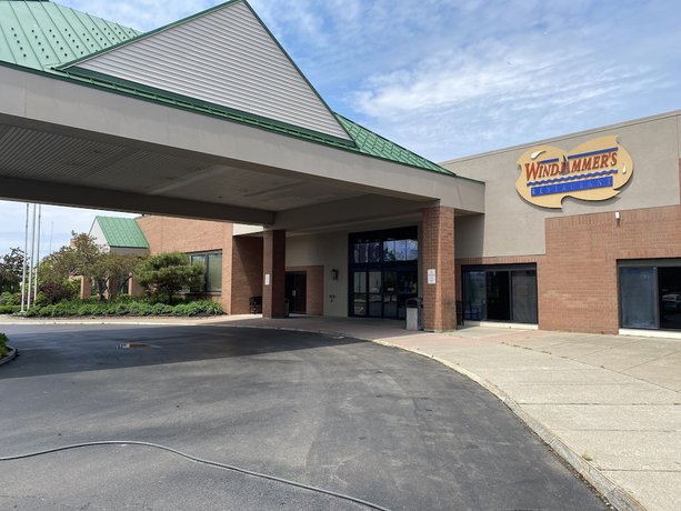 Imagen general del Hotel Clarion Conference Center on Lake Erie. Foto 1