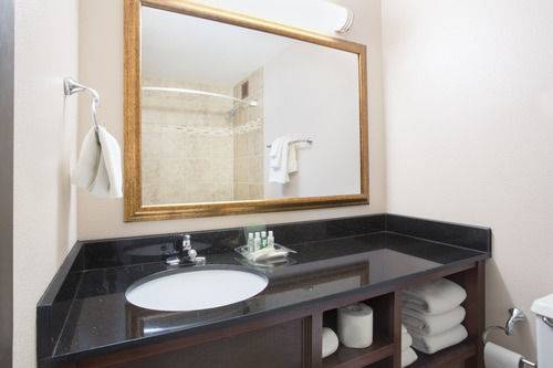Imagen de la habitación del Hotel Clarion Convention Center. Foto 3