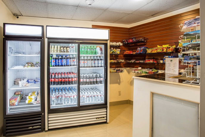 Imagen de los interiores del Hotel Clarion Denver Central. Foto 11