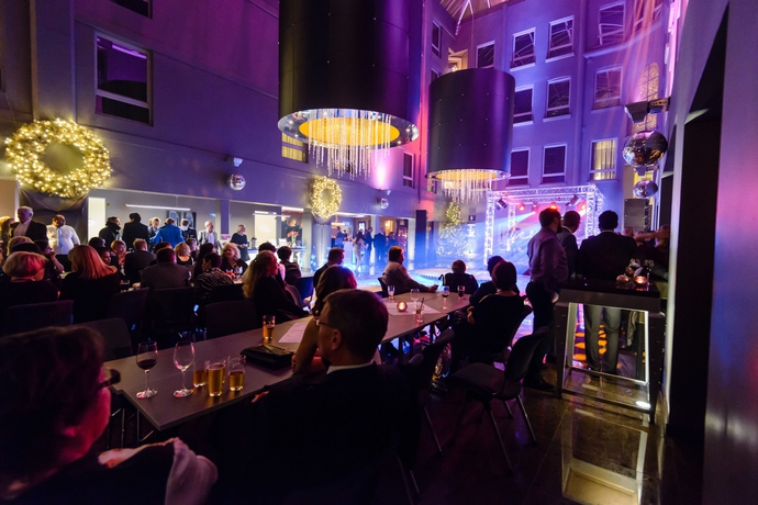 Imagen de los interiores del Hotel Clarion Ernst. Foto 10