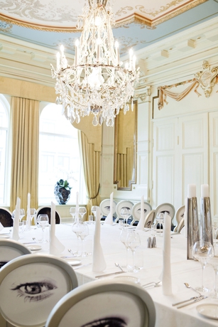 Imagen de los interiores del Hotel Clarion Ernst. Foto 16