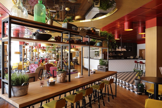 Imagen del bar/restaurante del Hotel Clarion Gillet. Foto 3