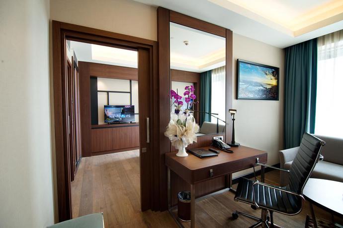 Imagen general del Hotel Clarion Golden Horn. Foto 15