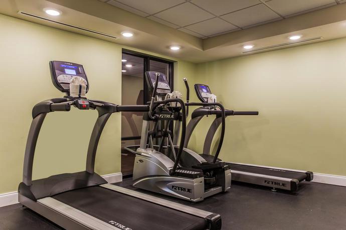 Imagen de los interiores del Hotel Clarion Hotel Airport and Conference Center. Foto 6