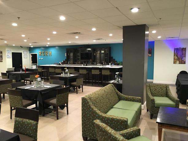 Imagen del bar/restaurante del Hotel Clarion Hotel Airport and Conference Center. Foto 2