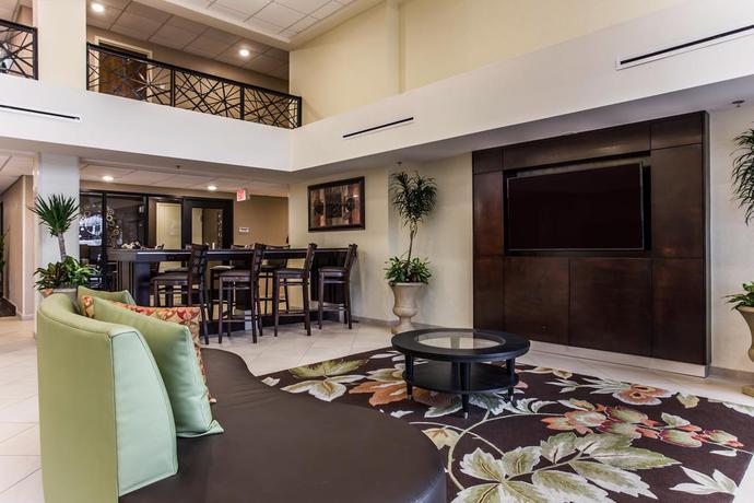 Imagen de los interiores del Hotel Clarion Hotel Airport and Conference Center. Foto 12
