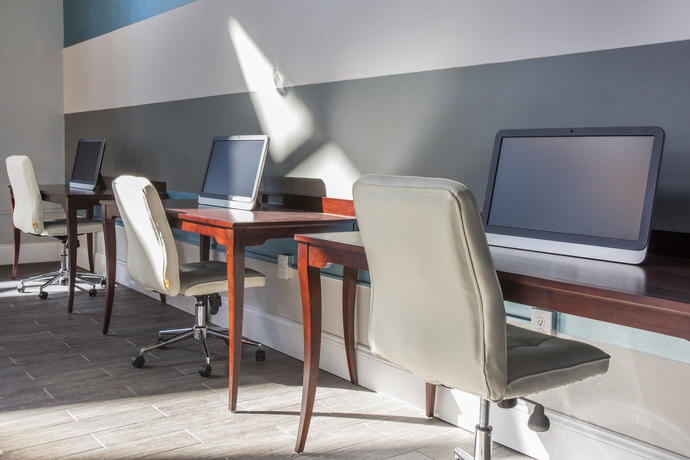 Imagen de los interiores del Hotel Clarion Hotel Orlando International Airport. Foto 11