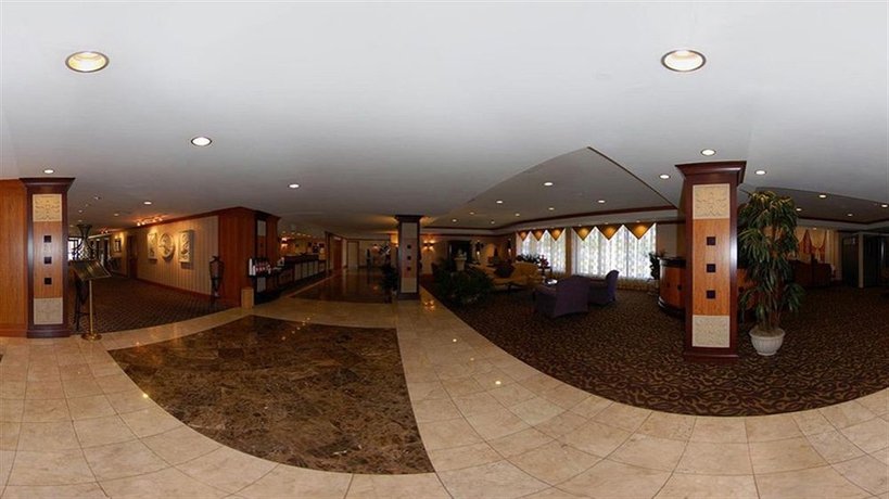 Imagen de los interiores del Hotel Clarion Hotel Park Central. Foto 5