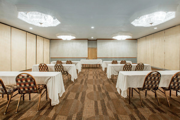 Imagen de los interiores del Hotel Clarion Hotel and Conference Center, Modesto. Foto 6
