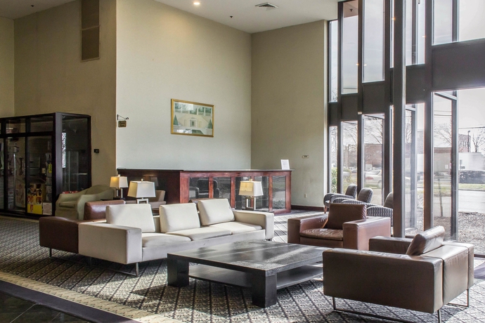 Imagen de los interiores del Hotel Clarion Hotel and Conference Center, Ronkonkoma. Foto 15