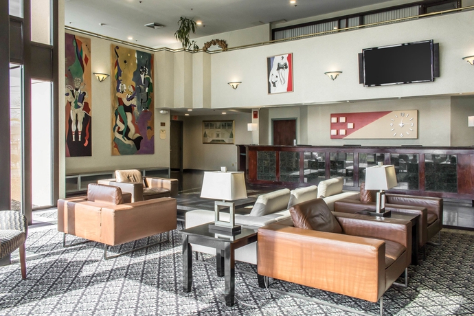 Imagen de los interiores del Hotel Clarion Hotel and Conference Center, Ronkonkoma. Foto 16