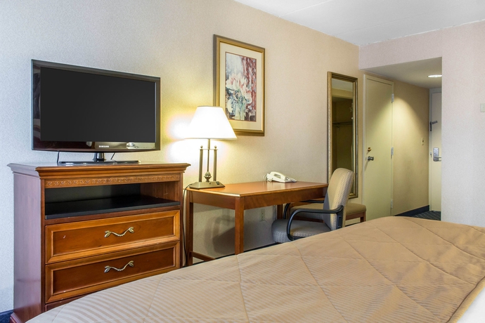 Imagen de la habitación del Hotel Clarion Hotel and Conference Center, Ronkonkoma. Foto 3
