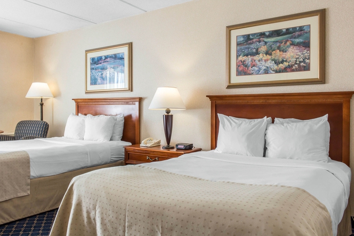 Imagen de la habitación del Hotel Clarion Hotel and Conference Center, Ronkonkoma. Foto 12