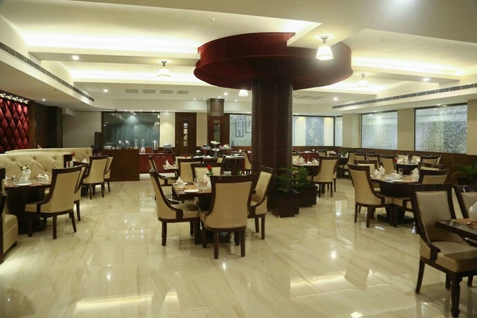 Imagen del bar/restaurante del Hotel Clarion Inn Amps. Foto 3