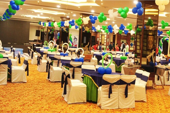 Imagen de los interiores del Hotel Clarion Inn Amps. Foto 8