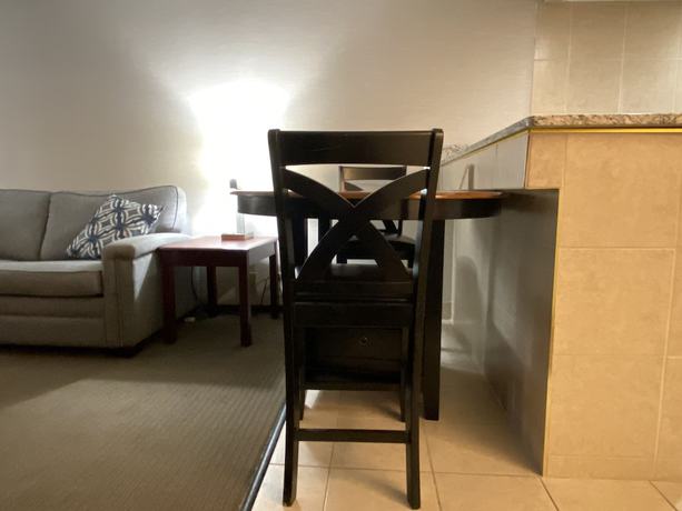 Imagen de la habitación del Hotel Clarion Inn And Suites Airport. Foto 9