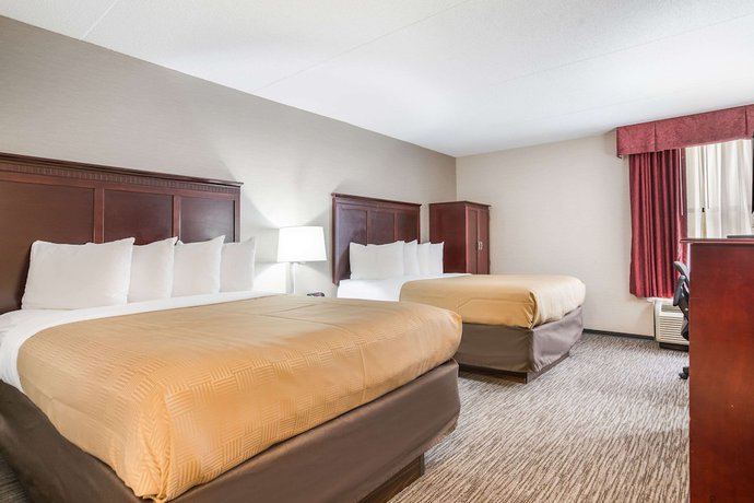 Imagen de la habitación del Hotel Clarion Inn And Suites Airport. Foto 10